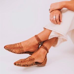 NIB SEYCHELLES TRINKET COGNAC LEATHER